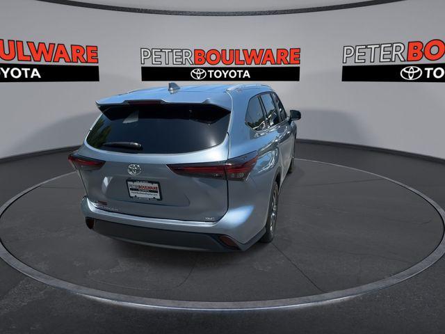 used 2024 Toyota Highlander car, priced at $42,638