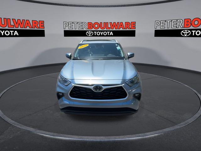 used 2024 Toyota Highlander car, priced at $42,638