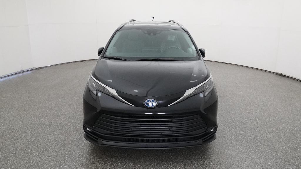 new 2025 Toyota Sienna car, priced at $47,087