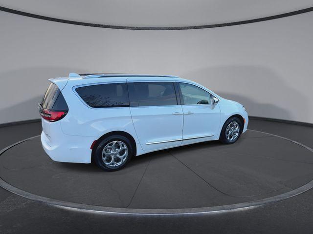 used 2021 Chrysler Pacifica Hybrid car, priced at $23,232