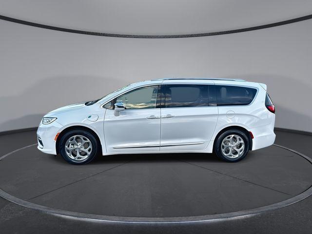 used 2021 Chrysler Pacifica Hybrid car, priced at $23,232