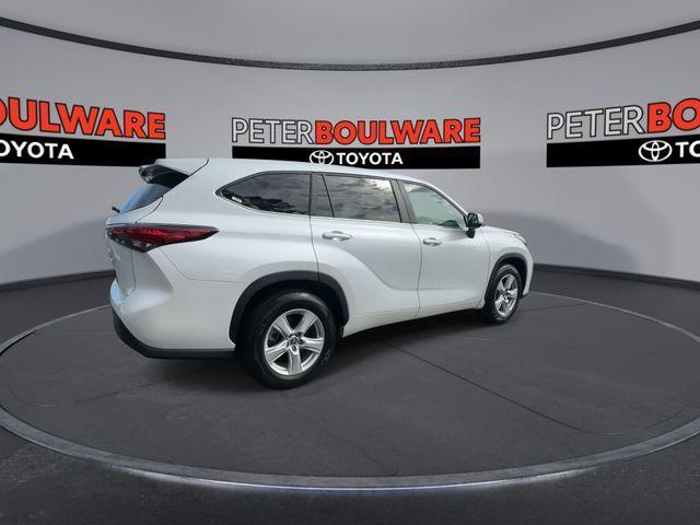 used 2023 Toyota Highlander car, priced at $32,584