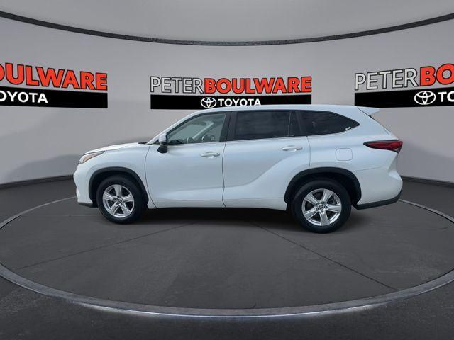 used 2023 Toyota Highlander car, priced at $32,584