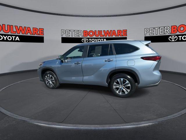 used 2023 Toyota Highlander car, priced at $39,396