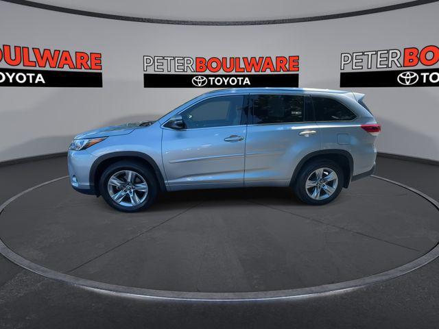 used 2018 Toyota Highlander car, priced at $28,306