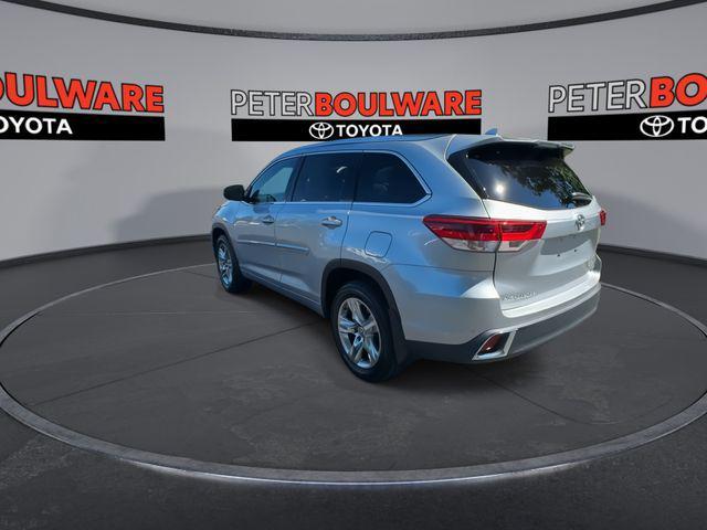 used 2018 Toyota Highlander car, priced at $28,306