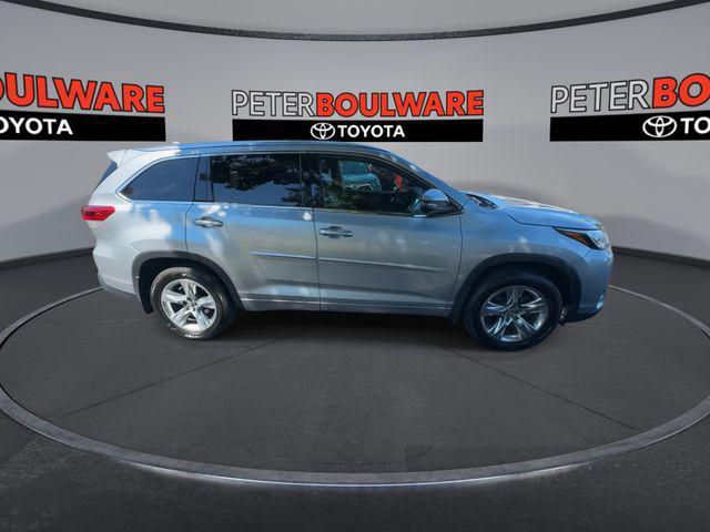 used 2018 Toyota Highlander car, priced at $28,306