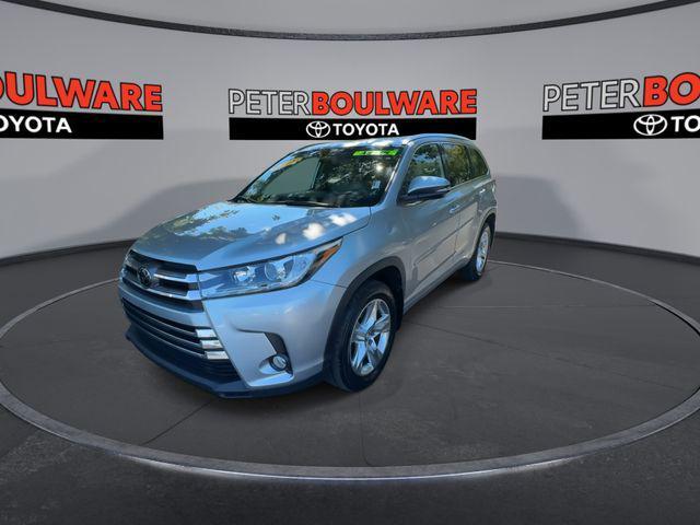 used 2018 Toyota Highlander car, priced at $28,306