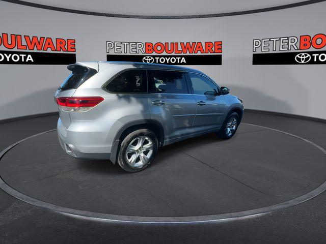 used 2018 Toyota Highlander car, priced at $28,306