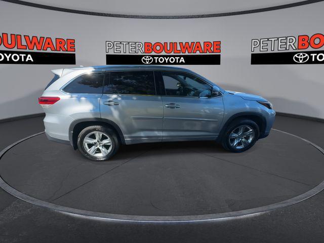 used 2018 Toyota Highlander car, priced at $28,306