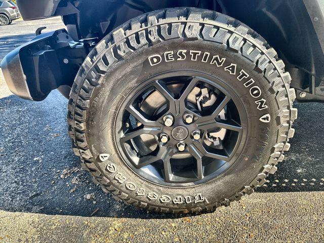 used 2025 Jeep Gladiator car, priced at $45,595