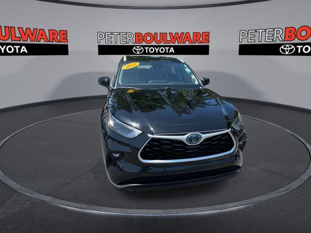 used 2022 Toyota Highlander Hybrid car, priced at $33,769