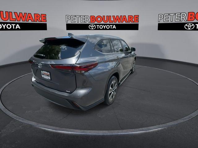 used 2024 Toyota Highlander car, priced at $42,551