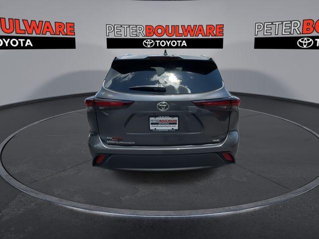 used 2024 Toyota Highlander car, priced at $42,551