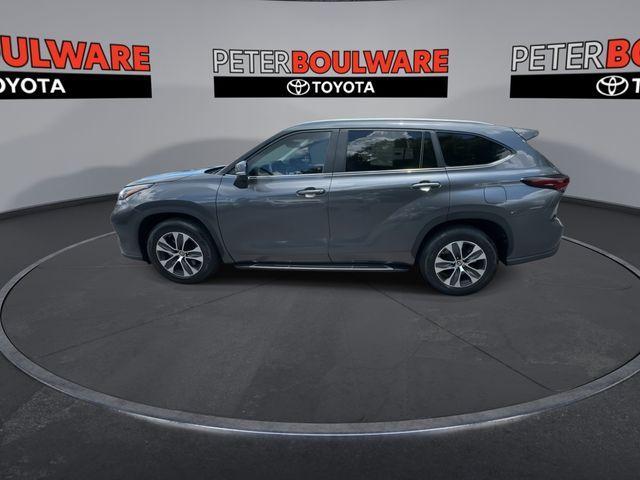 used 2024 Toyota Highlander car, priced at $42,551