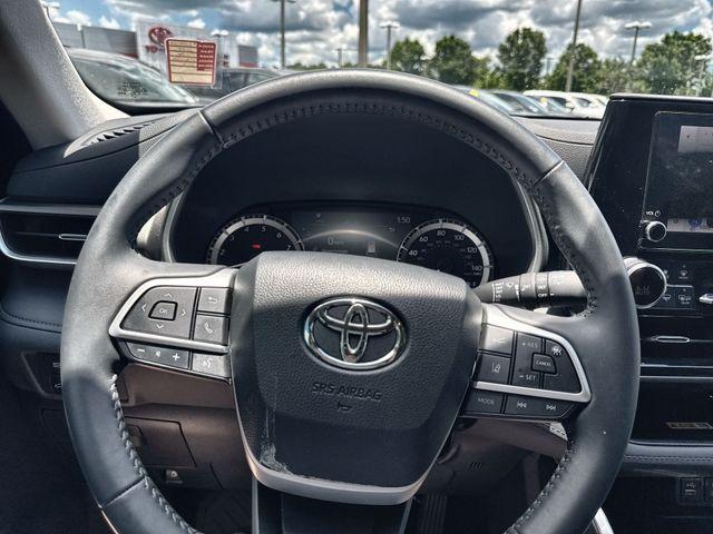used 2024 Toyota Highlander car, priced at $42,551