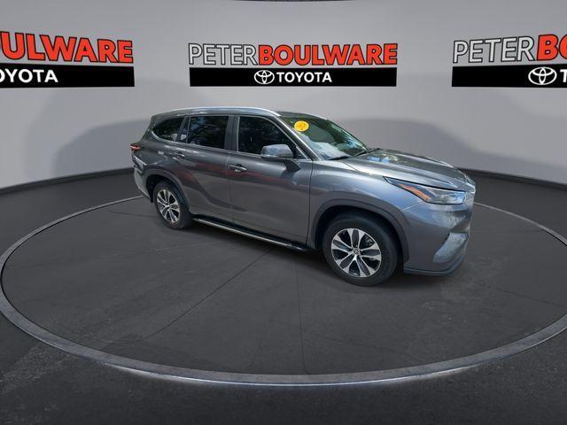 used 2024 Toyota Highlander car, priced at $42,551