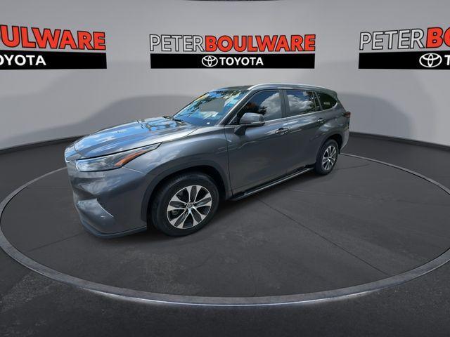 used 2024 Toyota Highlander car, priced at $42,551