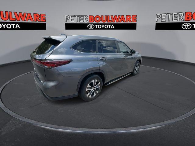 used 2024 Toyota Highlander car, priced at $42,551