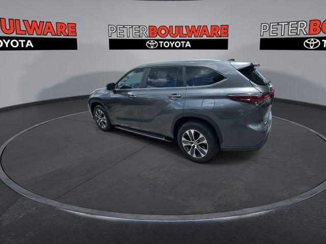 used 2024 Toyota Highlander car, priced at $42,551