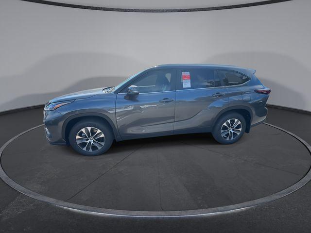 new 2025 Toyota Highlander car, priced at $45,265