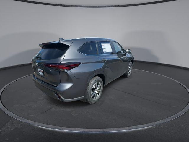 new 2025 Toyota Highlander car, priced at $45,265