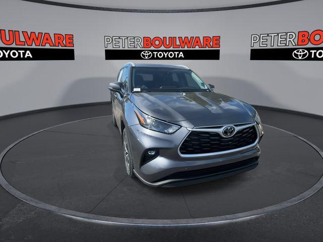 new 2025 Toyota Highlander car, priced at $45,265