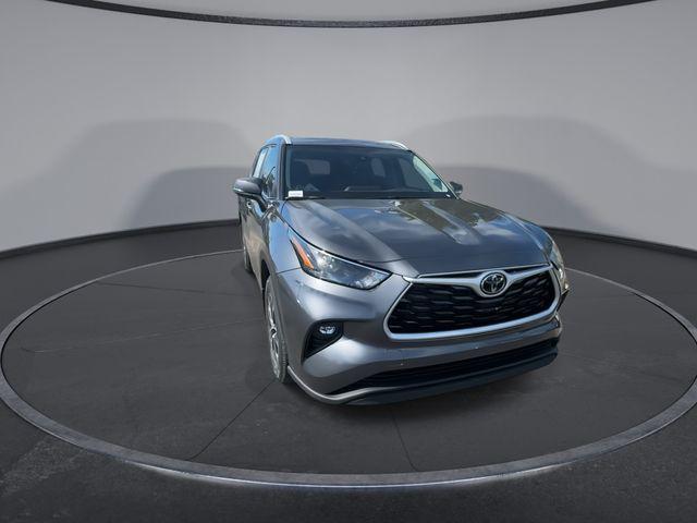 new 2025 Toyota Highlander car, priced at $45,265