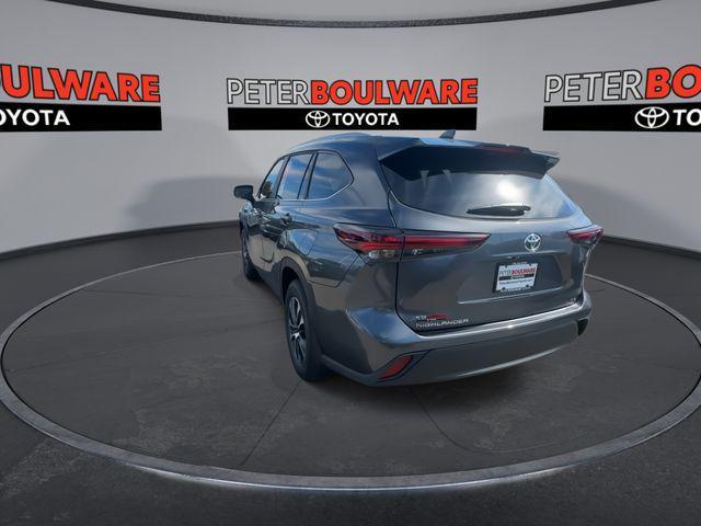 new 2025 Toyota Highlander car, priced at $45,265