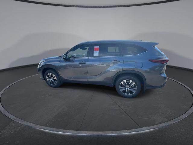 new 2025 Toyota Highlander car, priced at $45,265