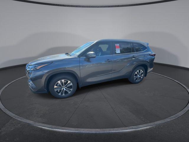 new 2025 Toyota Highlander car, priced at $45,265