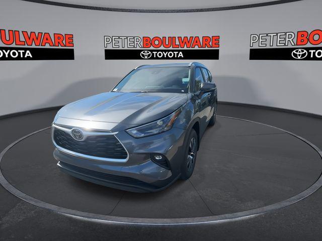 new 2025 Toyota Highlander car, priced at $45,265