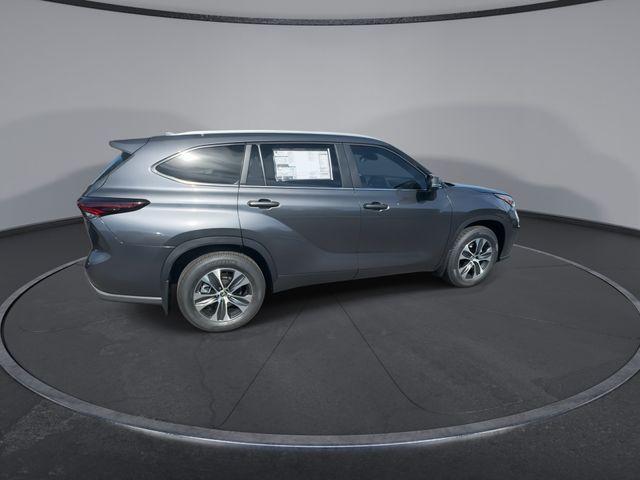 new 2025 Toyota Highlander car, priced at $45,265