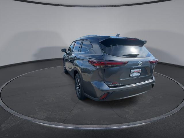 new 2025 Toyota Highlander car, priced at $45,265