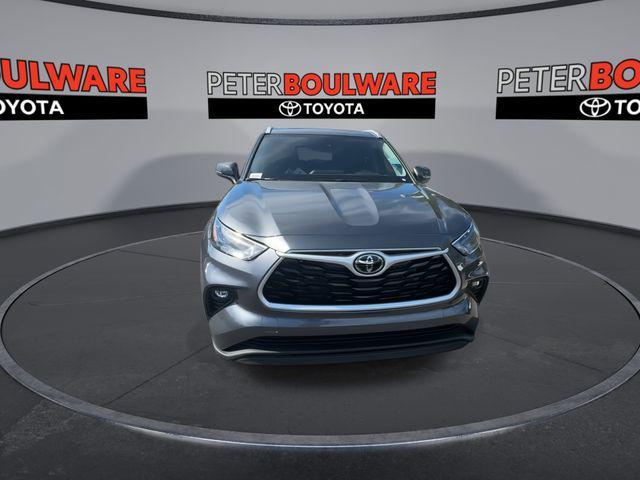 new 2025 Toyota Highlander car, priced at $45,265