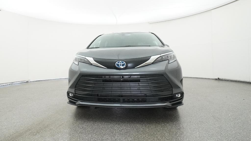 new 2025 Toyota Sienna car, priced at $44,573