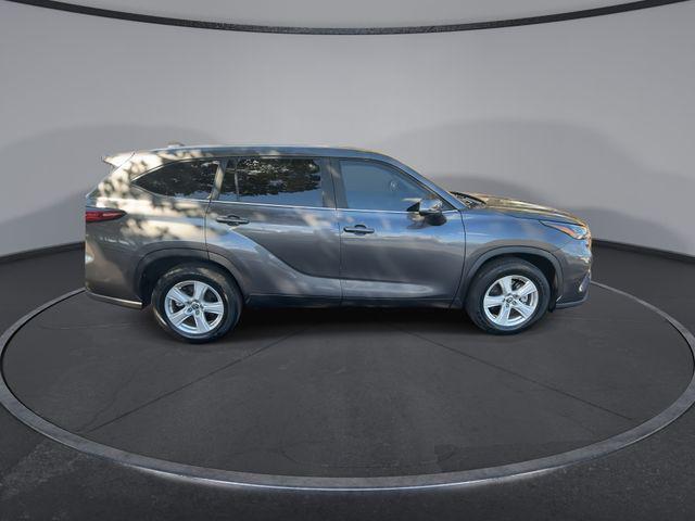 used 2023 Toyota Highlander car, priced at $37,171
