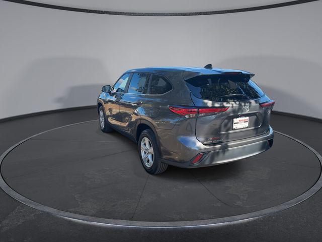 used 2023 Toyota Highlander car, priced at $37,171