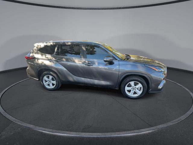 used 2023 Toyota Highlander car, priced at $37,171