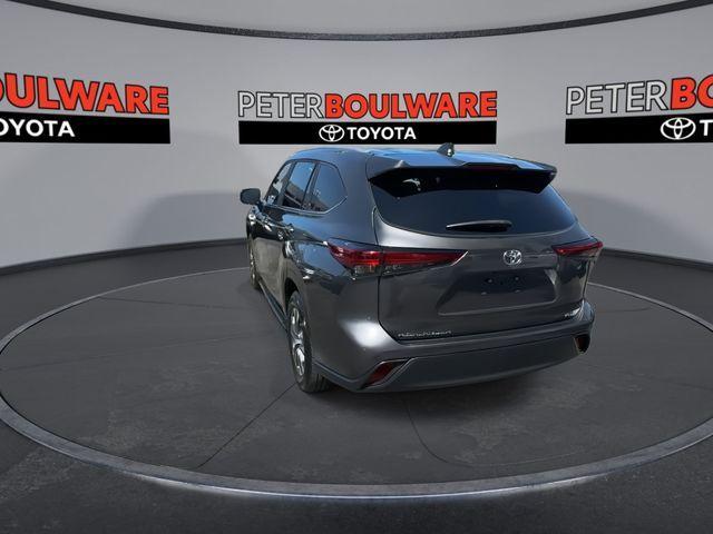 used 2023 Toyota Highlander car, priced at $37,267