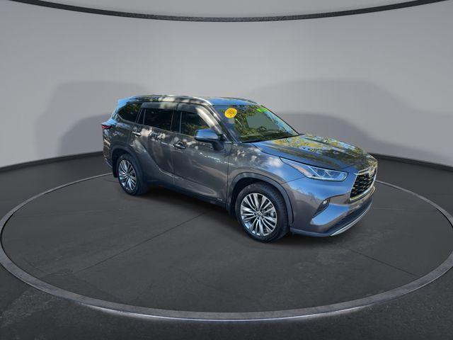 used 2021 Toyota Highlander Hybrid car, priced at $34,809