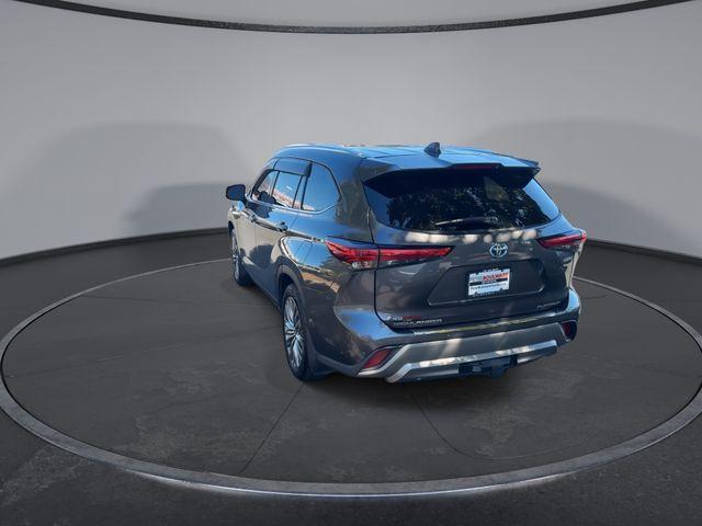 used 2021 Toyota Highlander Hybrid car, priced at $34,809