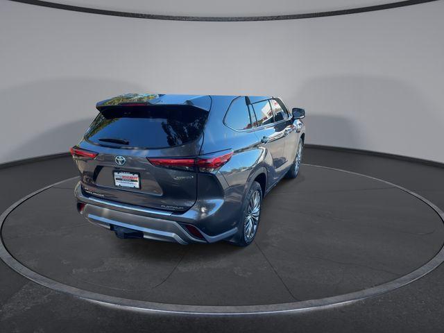 used 2021 Toyota Highlander Hybrid car, priced at $34,809