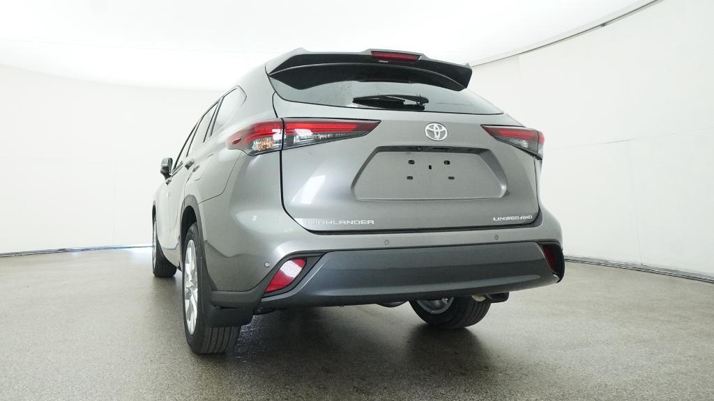 new 2026 Toyota Highlander car, priced at $52,199
