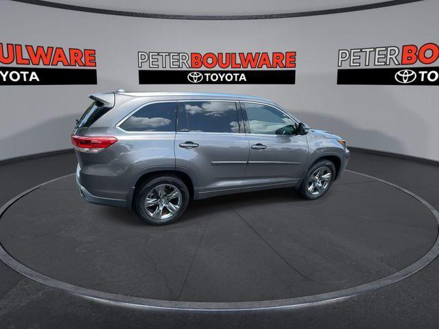 used 2017 Toyota Highlander car, priced at $23,919