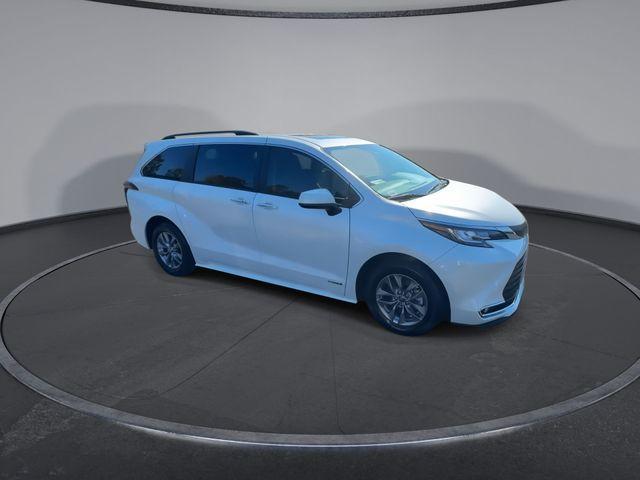 used 2021 Toyota Sienna car, priced at $37,958