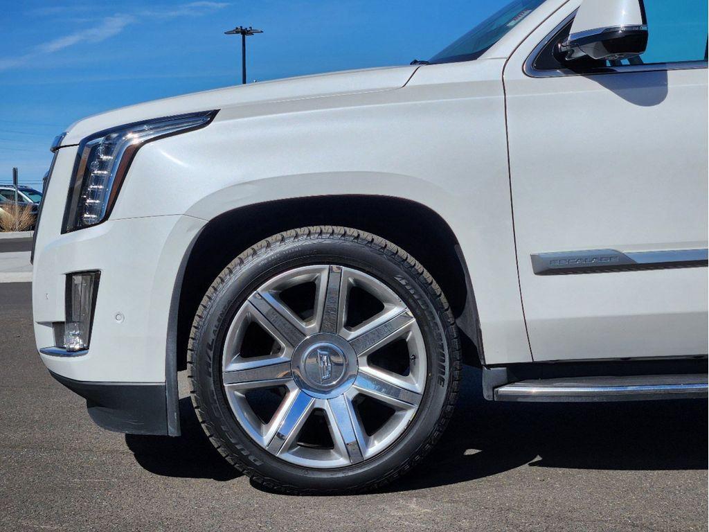 used 2020 Cadillac Escalade car, priced at $44,995