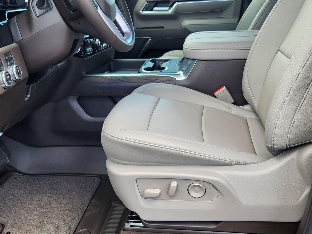 new 2025 GMC Sierra 3500 car, priced at $87,415