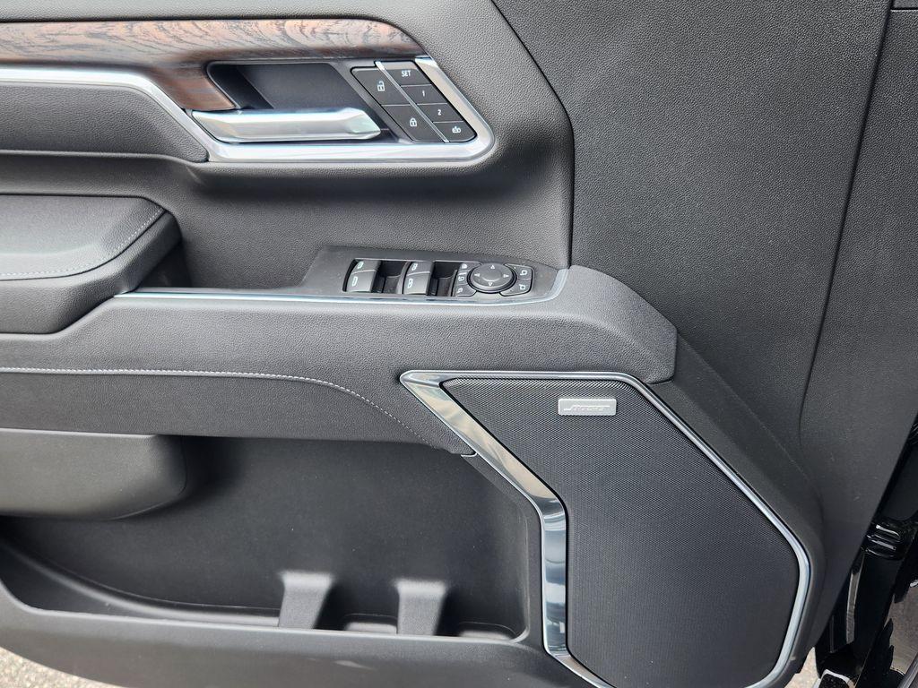 new 2025 GMC Sierra 2500 car, priced at $75,450