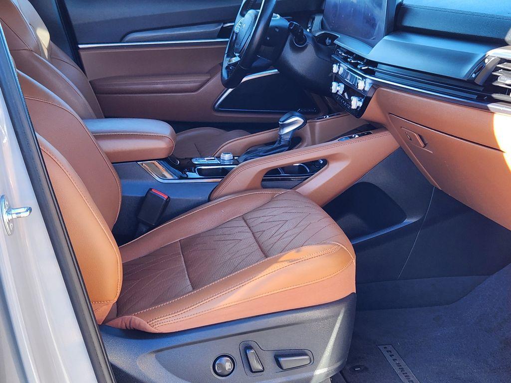 used 2024 Kia Telluride car, priced at $41,995